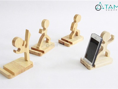 Giá đỡ điện thoại bằng gỗ hình võ sĩ đạo màu tự nhiên